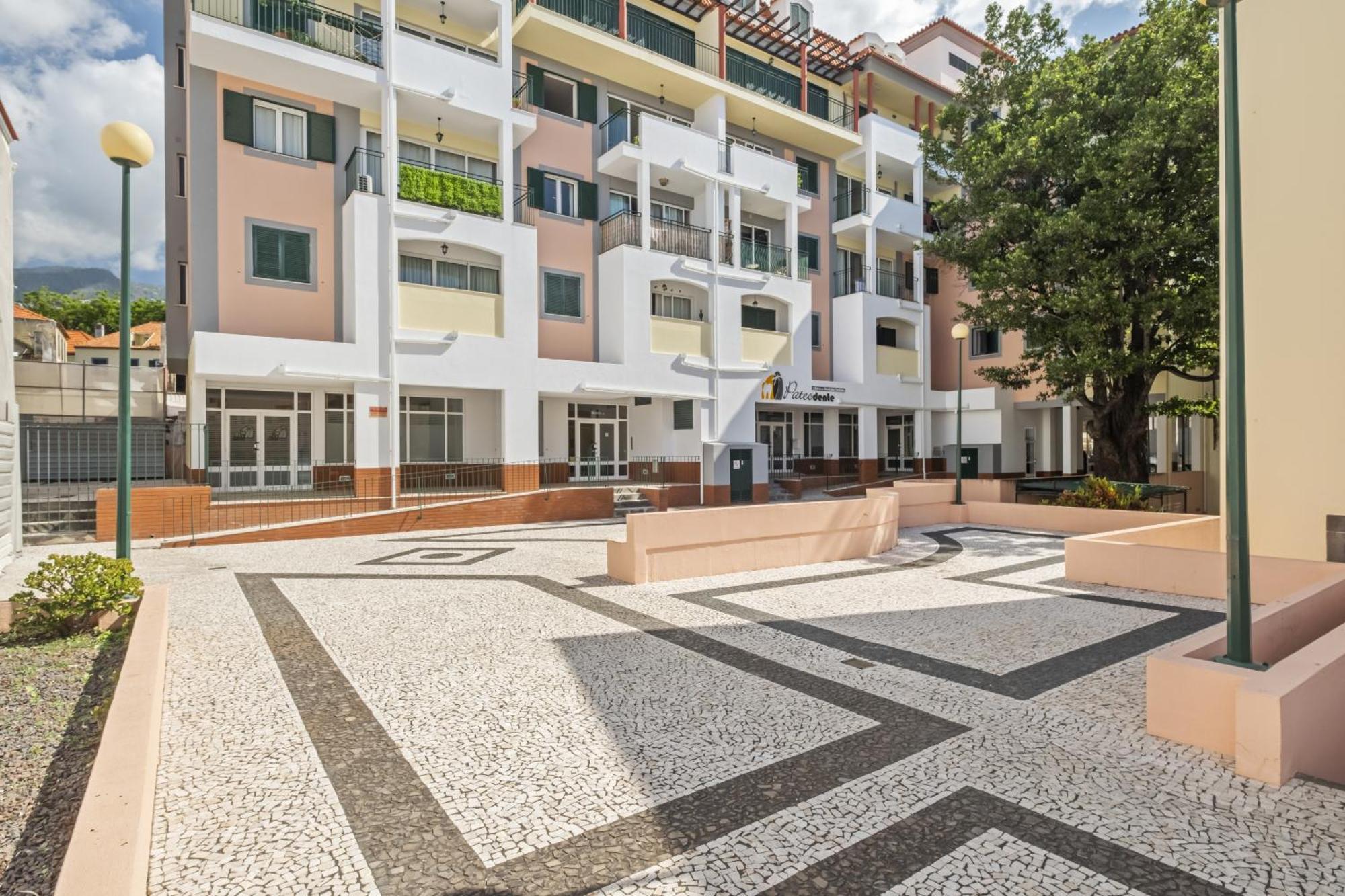 Pateo Do Carmo - By Wehost Apartment Funchal  Bagian luar foto